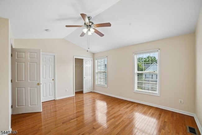 Building Photo - 533 Coventry Dr