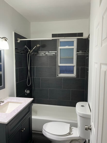 Primary Photo - 420 Grant St