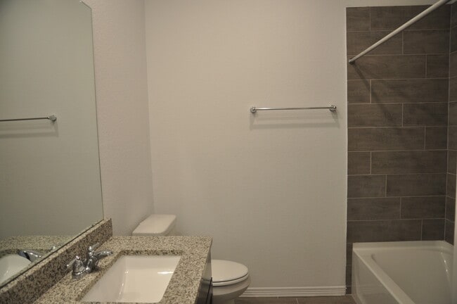 Building Photo - 5703 Aurora Grns Ln