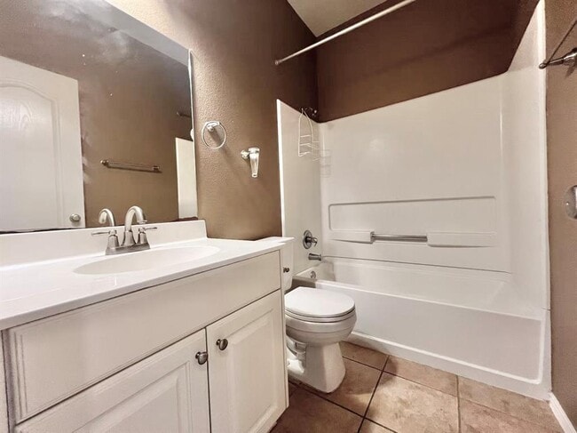 Building Photo - 2609 Century Park Blvd