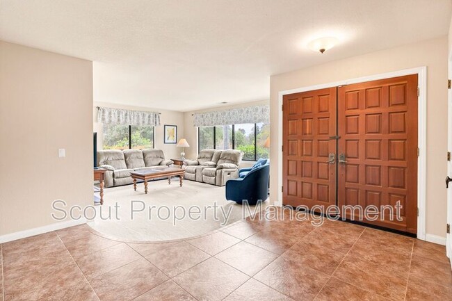 Building Photo - 1028 Capra Way