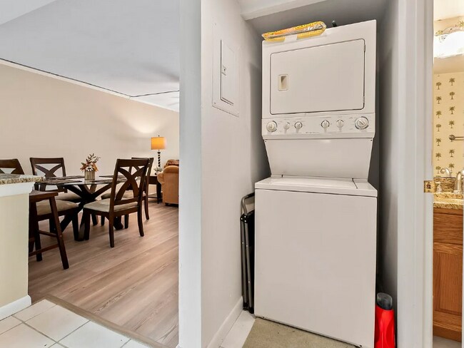 Building Photo - 1301 Pridgen Rd