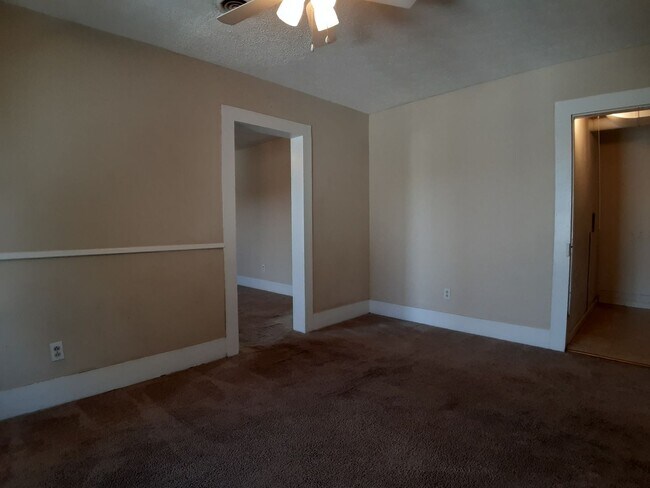 Building Photo - 204 Bolling St