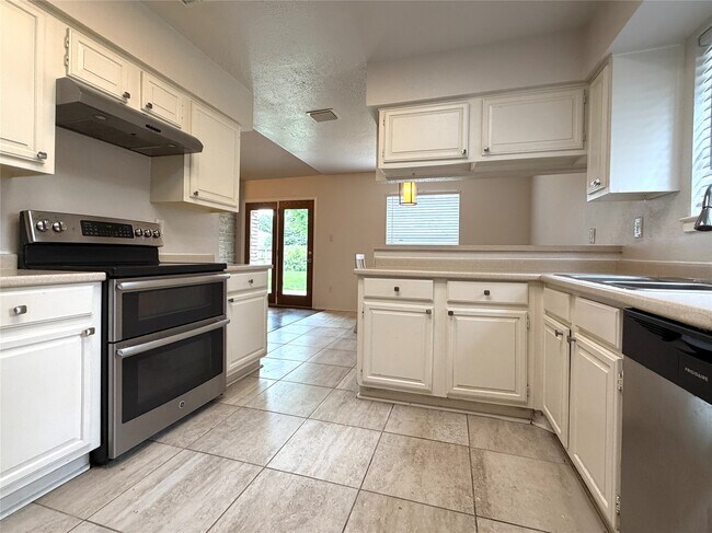 Building Photo - 22319 Merrymount Dr