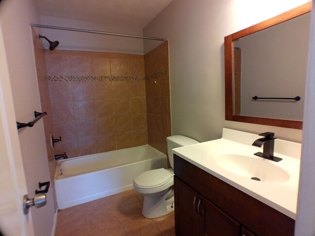 Building Photo - Gorgeous 3 bed 2.5 bath single-family home...