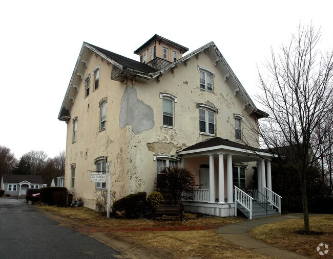 Building Photo - 156 Main St