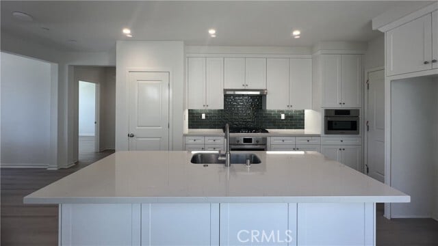 Building Photo - 110 Sunnyside