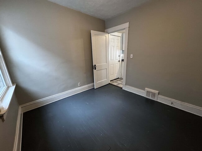 Building Photo - 10008 Mt Auburn Ave