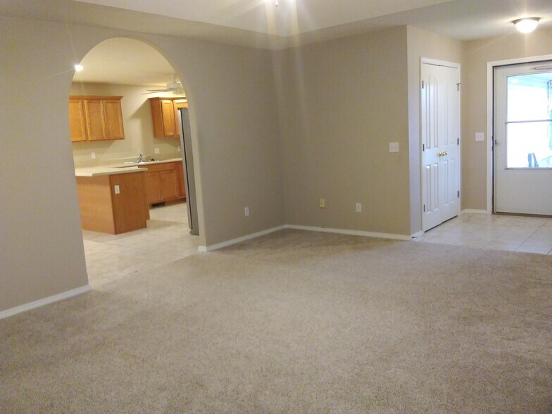 Arched kitchen-Dining Entry - 3013 N Fremont Ave