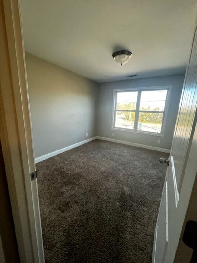 Building Photo - Affordable 2-Bedroom Townhome in the Heart of Lebanon, TN!