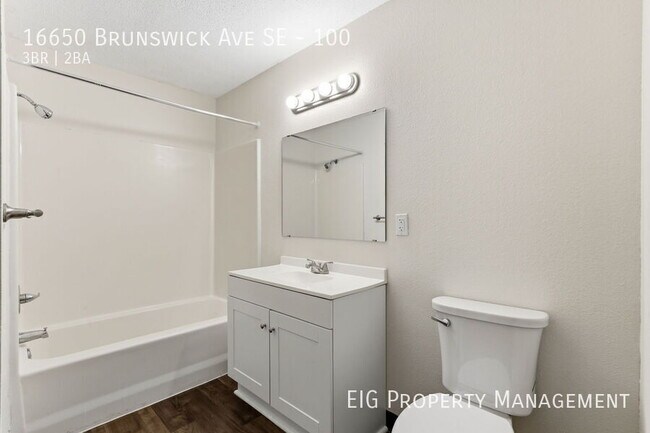 Building Photo - 16650 Brunswick Ave SE