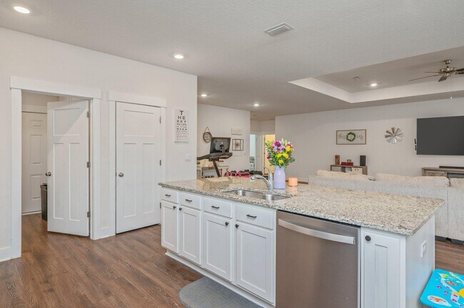 Building Photo - 1126 Valor Walk