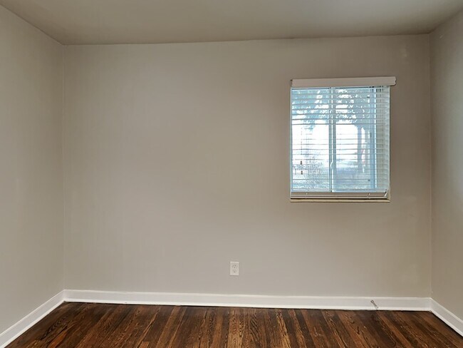 Building Photo - 880 N Highland Ave NE