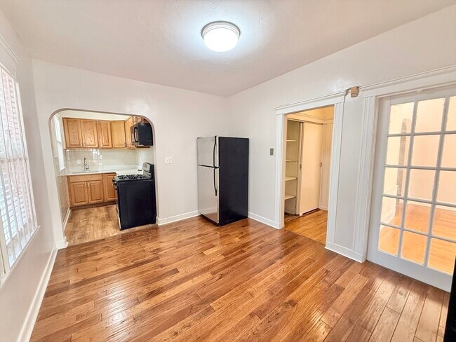 Building Photo - 46 Favre St