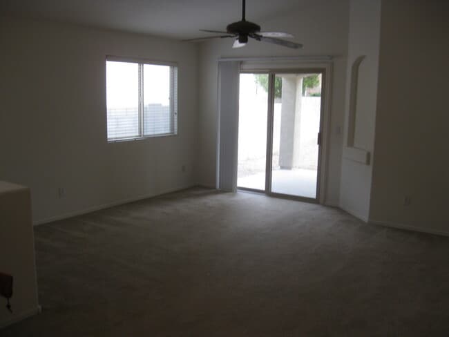Building Photo - 10462 E Chelan St