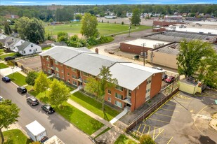 Building Photo - Chateau Manor