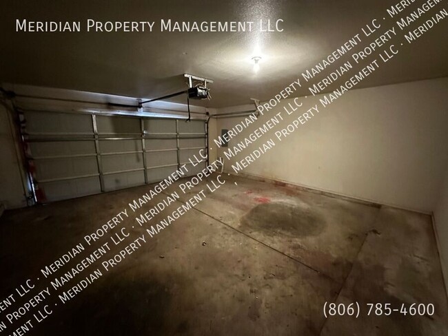 Building Photo - 533 N. Clinton-
