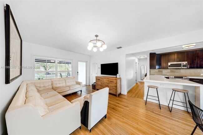 Building Photo - 172 Bentley Dr