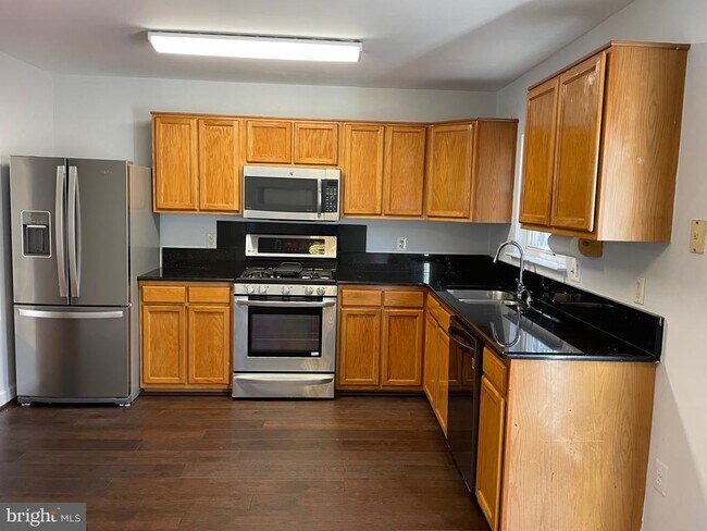 Building Photo - 3996 Royal Lytham Dr