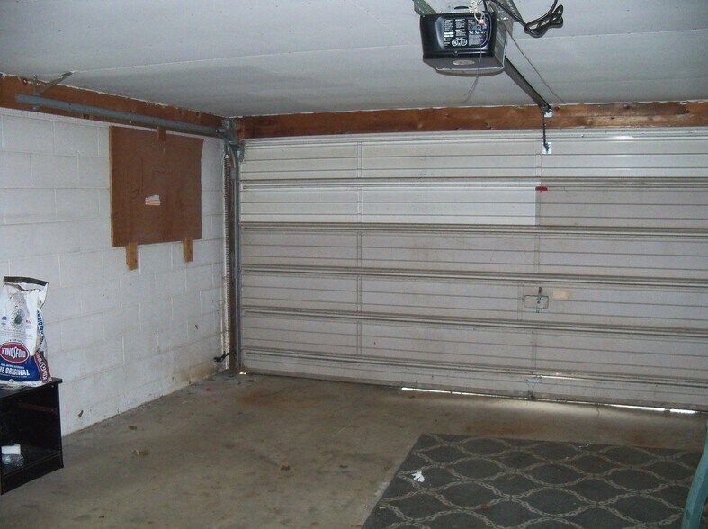 Building Photo - 2396 Park Ct