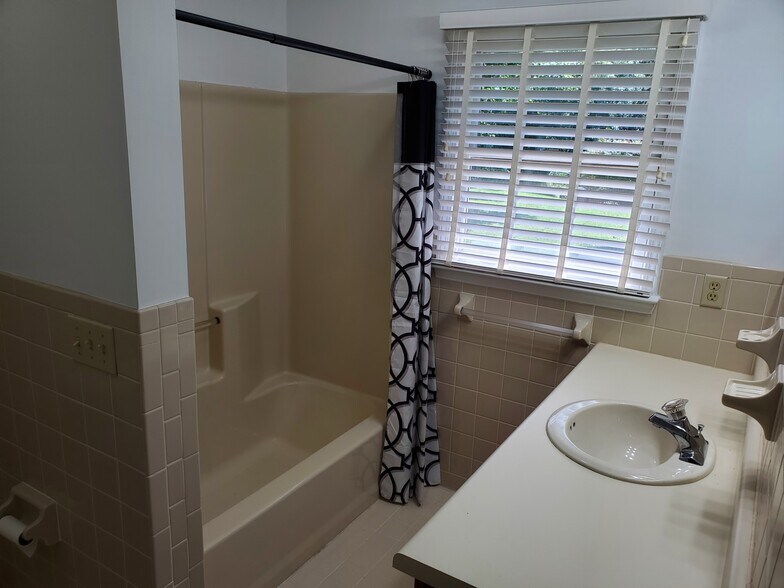 2nd Bath - 40 Bluebird Lane