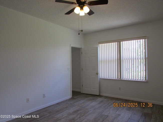Building Photo - 4192 Collinwood Dr