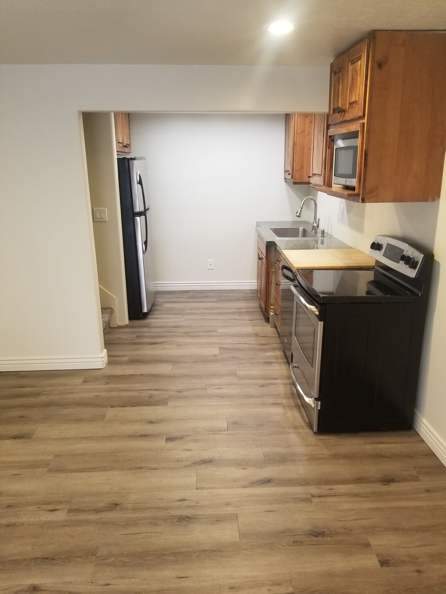 Kitchen - 39 N Archmore St