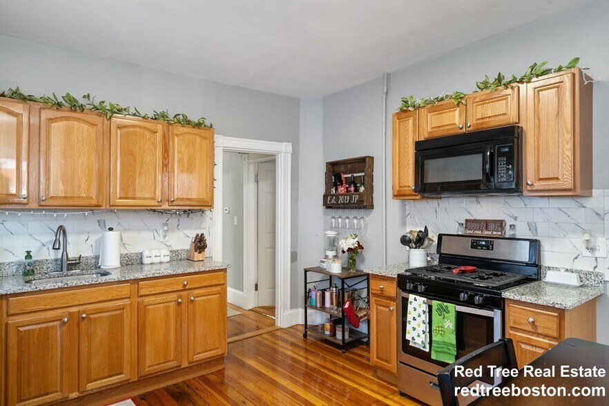 Building Photo - 12 Dalrymple St