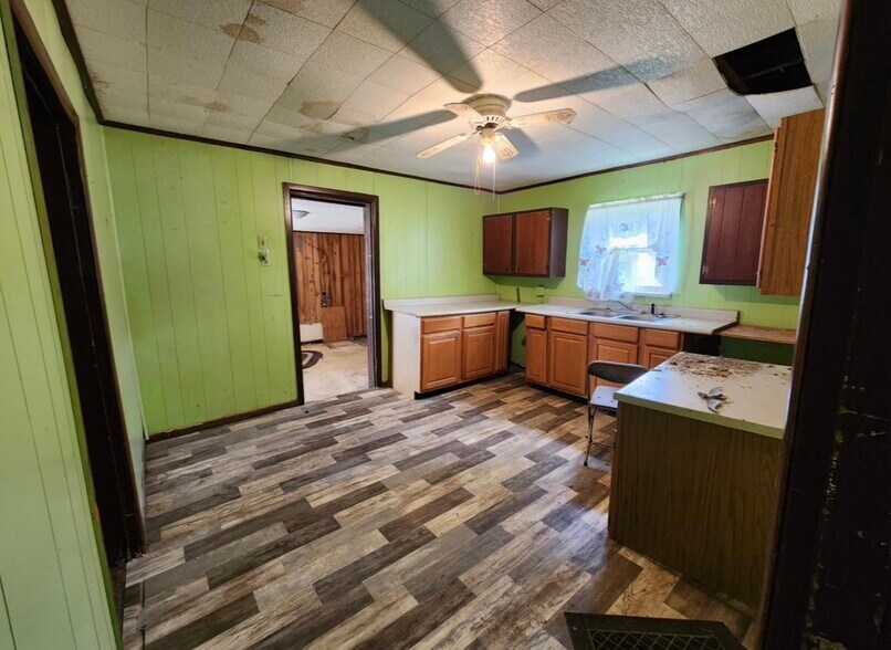 Building Photo - 542 S Wall St