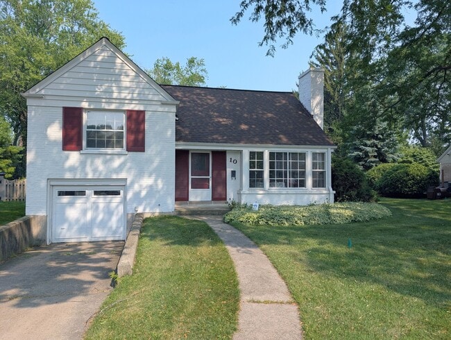 Primary Photo - 10 Williamsburg Ct