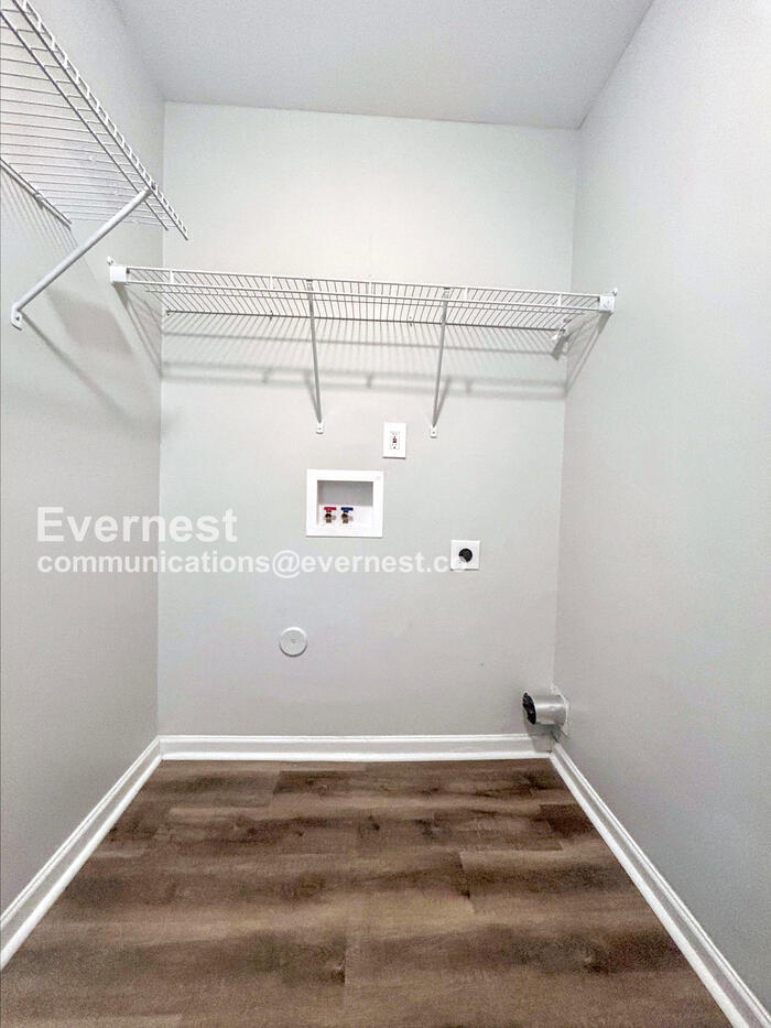 Building Photo - 5731 Laborde Ave