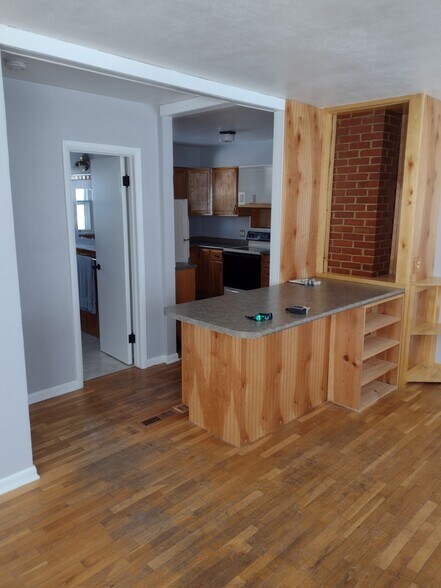 Building Photo - 1328 Wilson Dr