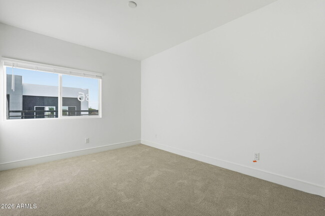 Building Photo - 8137 E Brown Rd