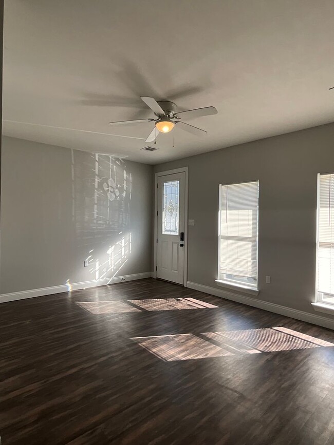 Building Photo - 202 Lacey Eden Ln