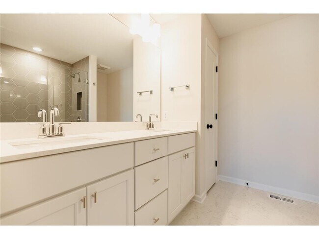 Building Photo - 10226 Arrowwood Path