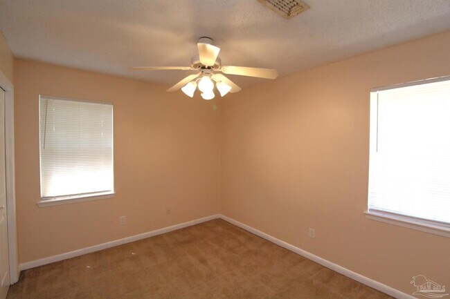 Building Photo - 1608 Sunny Ridge Ln