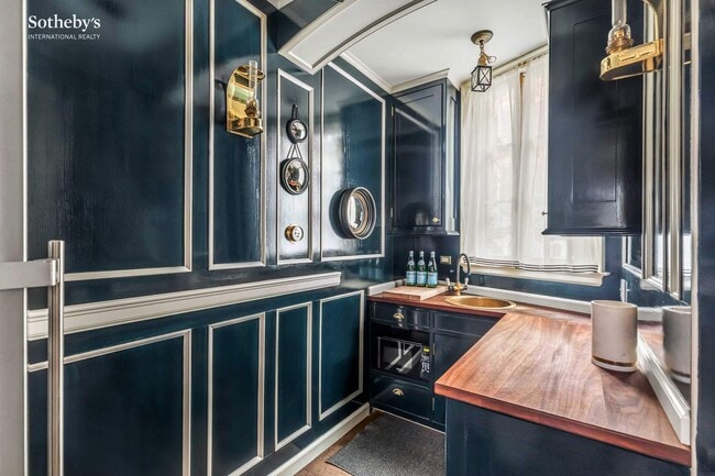 Building Photo - 183-185 W 4th St