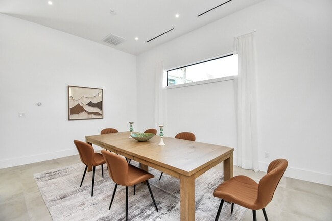 Building Photo - 5414 John Dreaper Dr