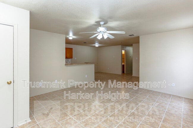 Building Photo - 932 Maplewood Dr