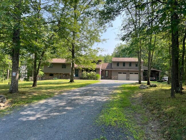 Primary Photo - 16 Gibbons Ln