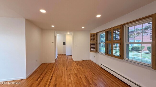Building Photo - 364 Westwood Ave