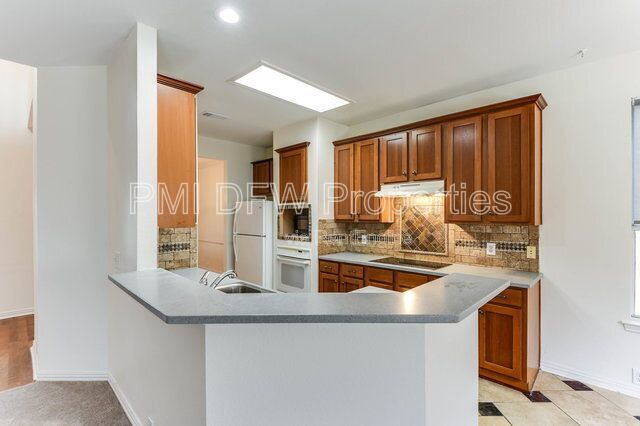 Building Photo - 6721 Hayling Way