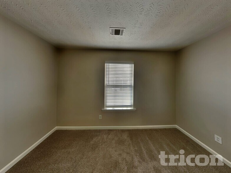 Building Photo - 2818 Appaloosa Run
