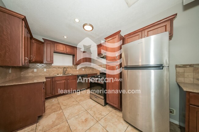 Building Photo - 3119 Pioneer Ave