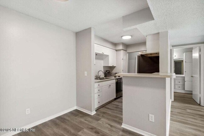 Building Photo - 10200 Belle Rive Blvd