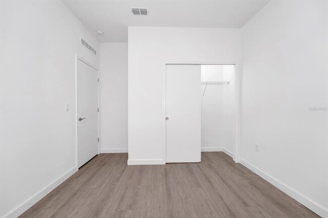 Building Photo - 380 Famagusta Dr
