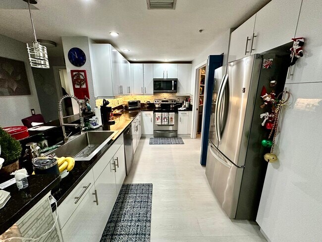 Building Photo - 4720 Mimosa Pl