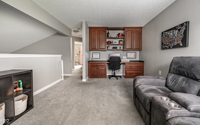 Building Photo - 9660 Overcrest Dr