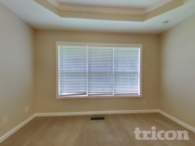 Building Photo - 219 S Red Oak Way