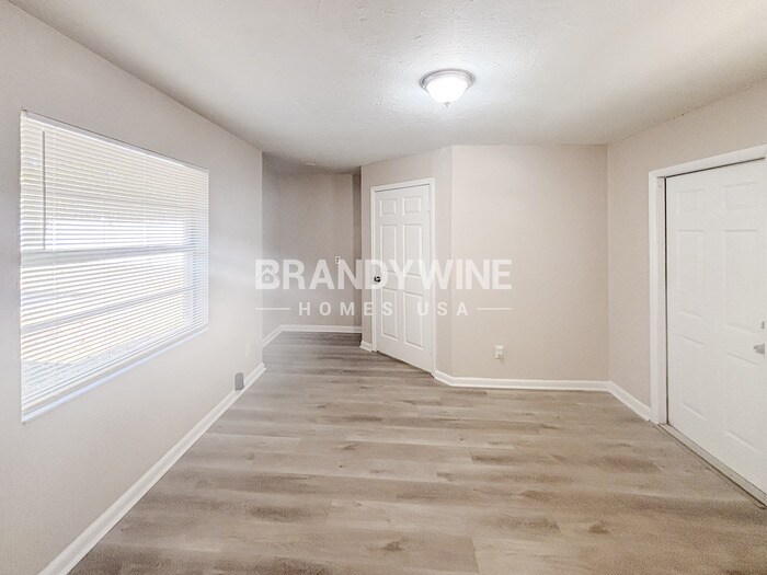 Building Photo - 1608 Robin Ln